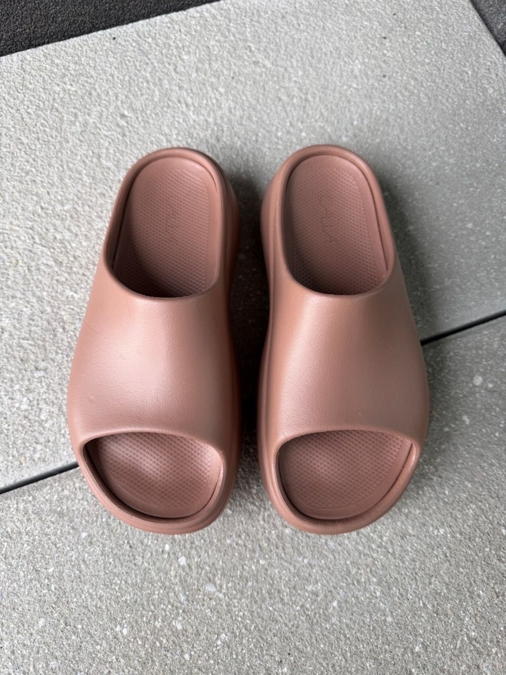 CALIA by Carrie Underwood Women's Slide Sandals in Dusty Rose